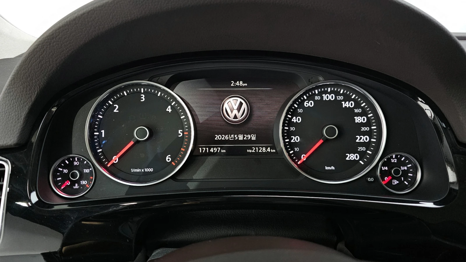 VW Touareg V6 3.0TDI* КОЖА* ПОДГРЕВ, снимка 6 - Автомобили и джипове - 54932087
