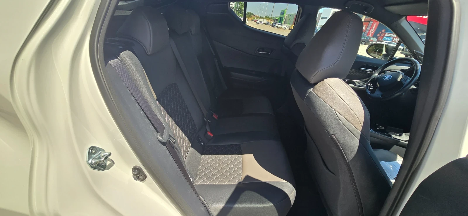 Toyota C-HR 2.0 Hybrid 184к.с. Luxury ГАРАНЦИЯ, снимка 11 - Автомобили и джипове - 55469250