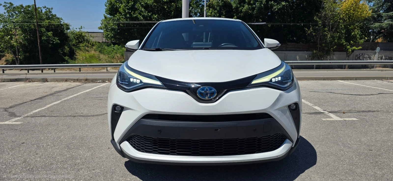 Toyota C-HR 2.0 Hybrid 184 к.с. Luxury ГАРАНЦИЯ