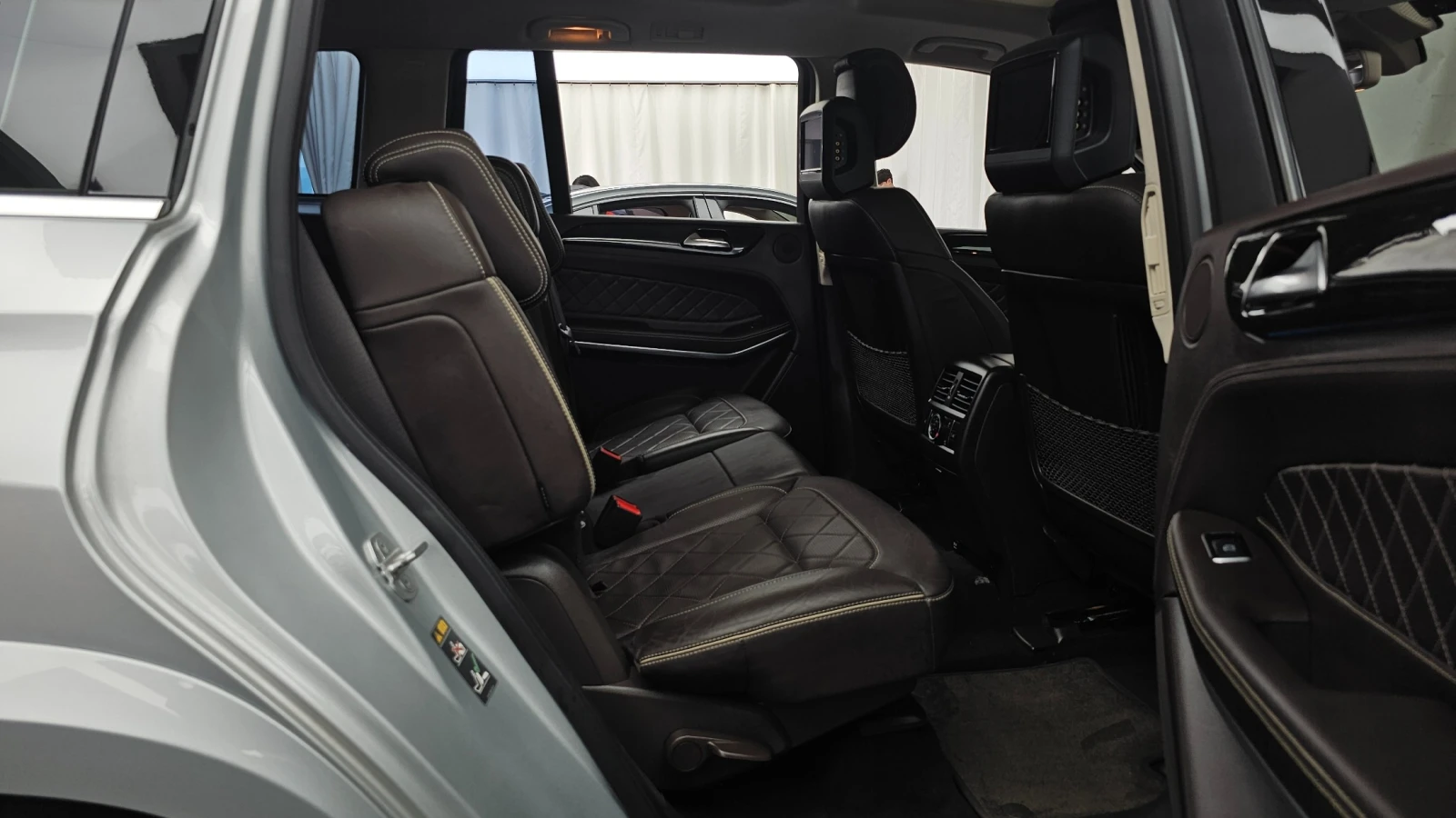 Mercedes-Benz GLS 500 4.7 V8 4MATIC , снимка 11 - Автомобили и джипове - 55642809