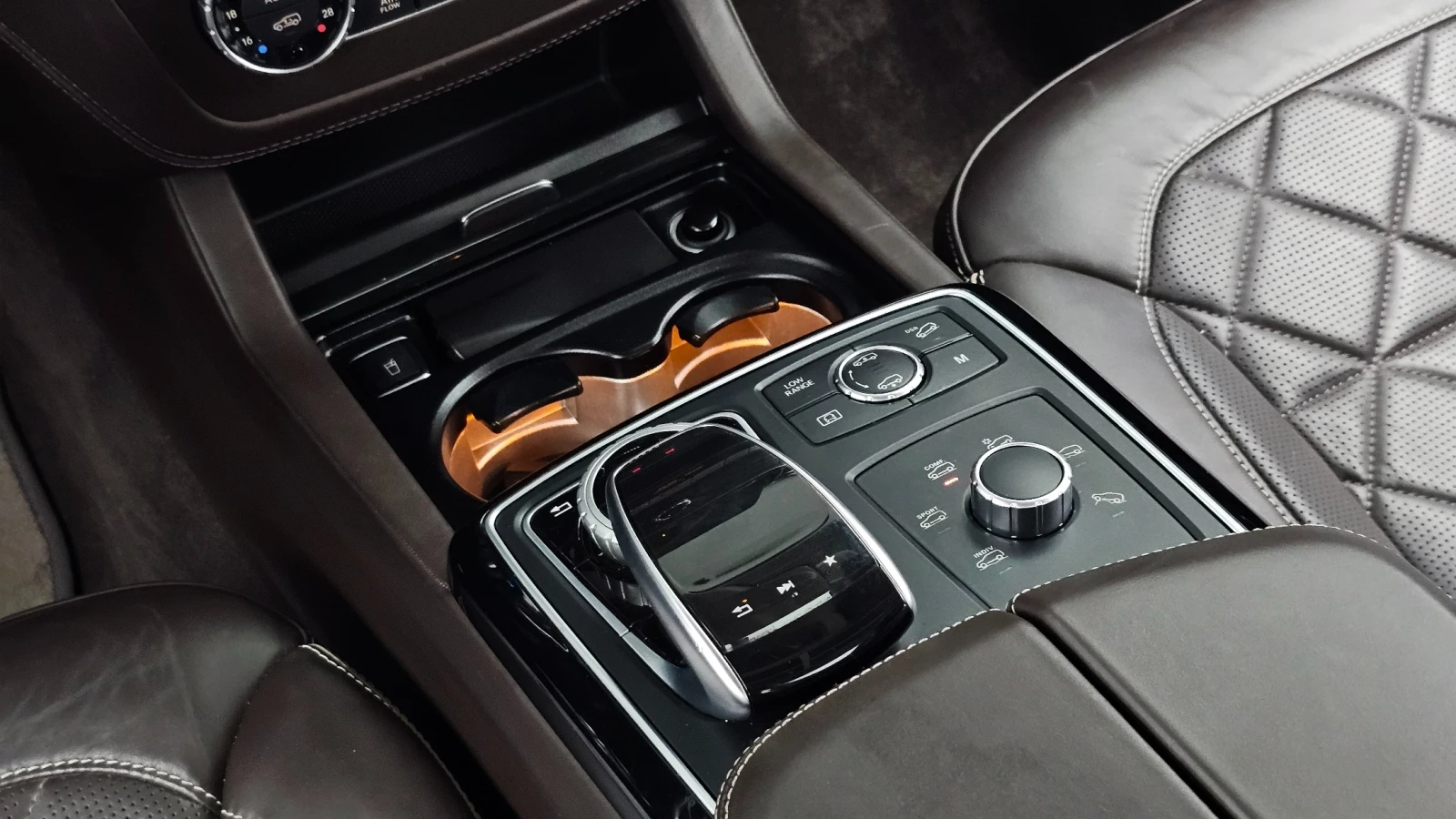 Mercedes-Benz GLS 500 4.7 V8 4MATIC , снимка 15 - Автомобили и джипове - 55642809