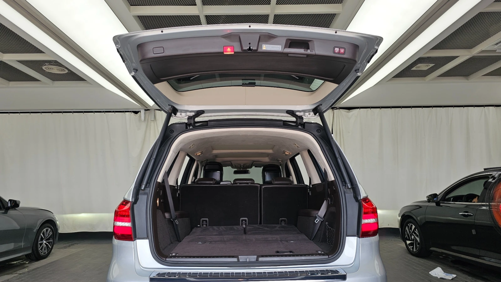 Mercedes-Benz GLS 500 4.7 V8 4MATIC , снимка 16 - Автомобили и джипове - 55642809