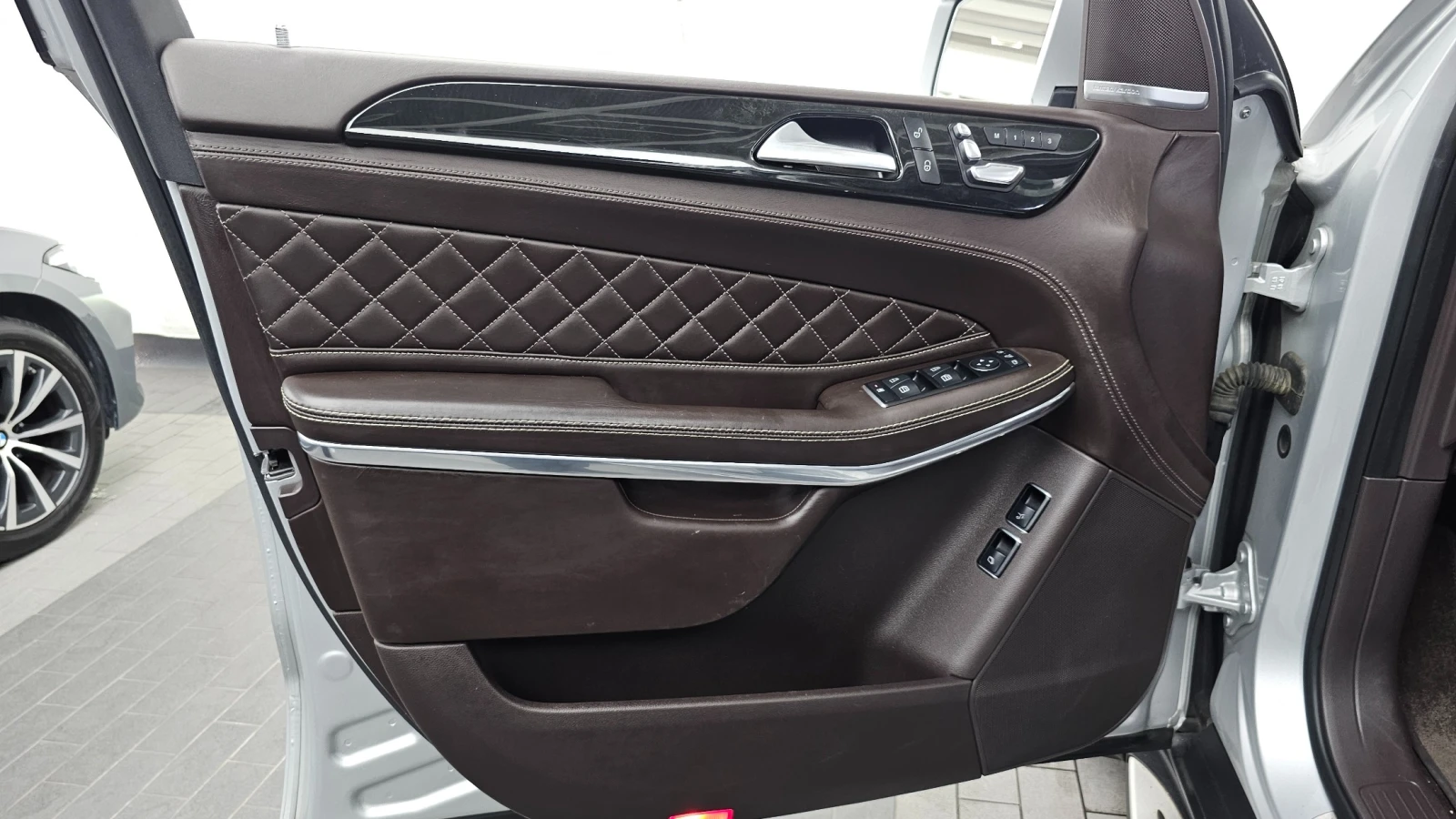 Mercedes-Benz GLS 500 4.7 V8 4MATIC , снимка 8 - Автомобили и джипове - 55642809