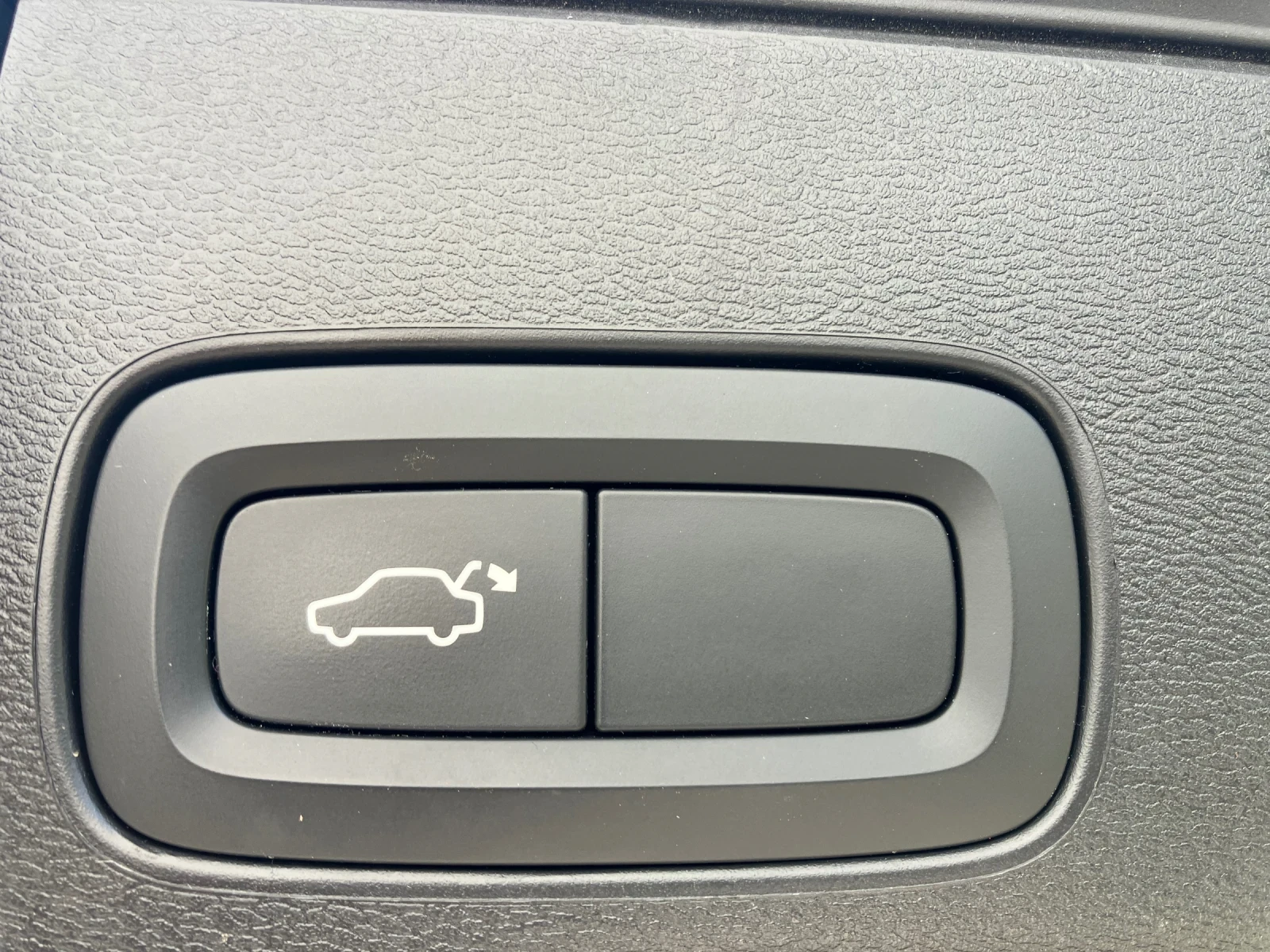 Volvo XC60 T8 TWIN ENGINE AWD, снимка 9 - Автомобили и джипове - 55704040