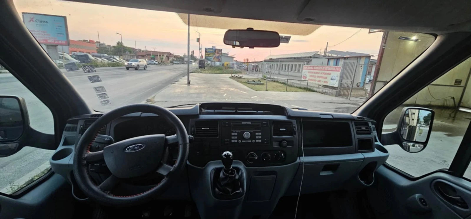 Ford Transit T.350, снимка 11 - Бусове и автобуси - 54580396