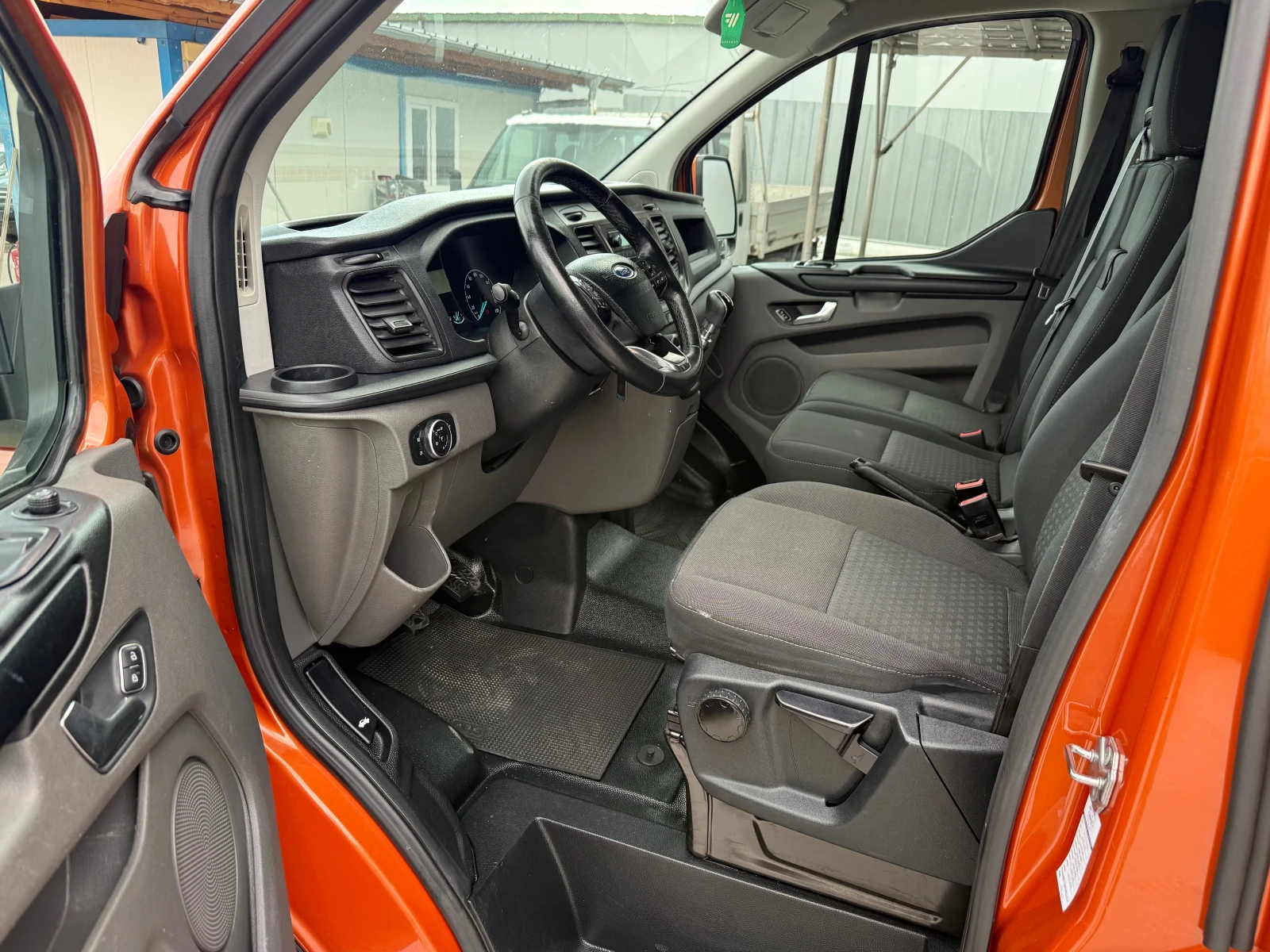 Ford Transit Custom FACELIFT-EURO6-6места, снимка 9 - Бусове и автобуси - 55123933
