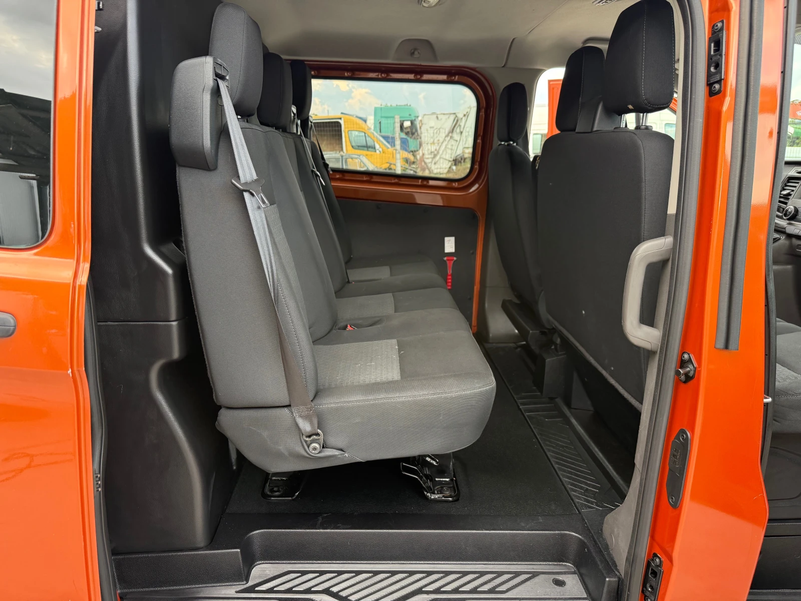 Ford Transit Custom FACELIFT-EURO6-6места, снимка 13 - Бусове и автобуси - 55123933