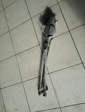 Моторче предни чистачки Форд Фокус 1.6Б 00г.