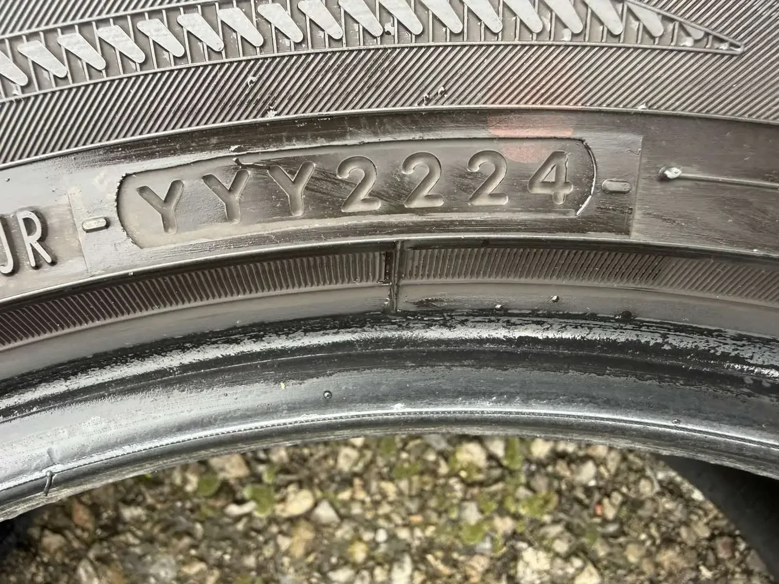 Гуми Зимни 225/50R17, снимка 7 - Гуми и джанти - 54071039