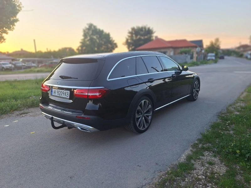 Mercedes-Benz E 220 All terrain 9G, снимка 3 - Автомобили и джипове - 47733335