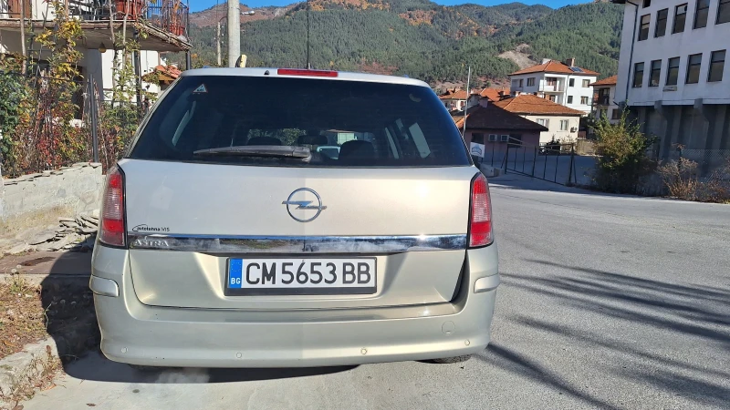 Opel Astra 1.6 i, снимка 4 - Автомобили и джипове - 47910022