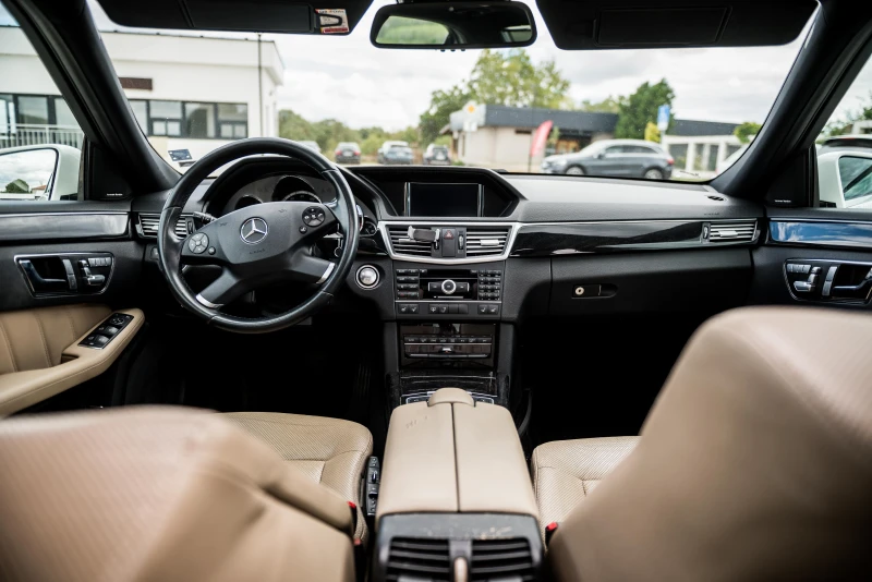 Mercedes-Benz E 500, снимка 11 - Автомобили и джипове - 51803892