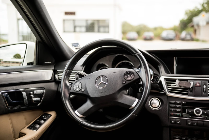 Mercedes-Benz E 500, снимка 13 - Автомобили и джипове - 51803892