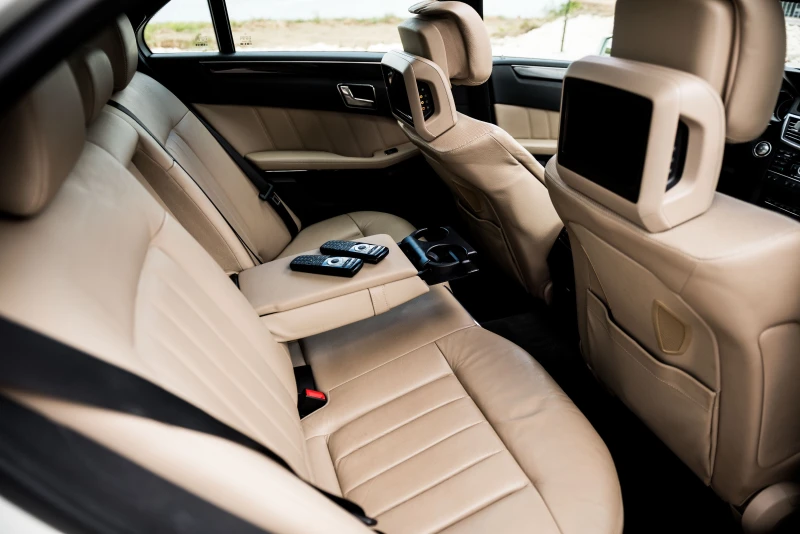 Mercedes-Benz E 500, снимка 14 - Автомобили и джипове - 51803892