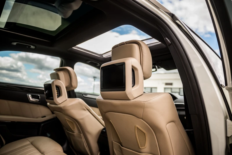 Mercedes-Benz E 500, снимка 9 - Автомобили и джипове - 51803892