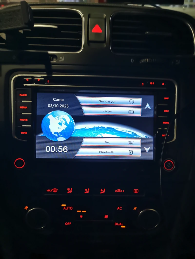 VW Golf 1.6 tdi, снимка 9 - Автомобили и джипове - 51938881