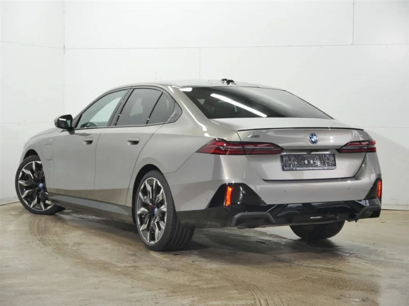 BMW 550 xDrive, снимка 8 - Автомобили и джипове - 52322248