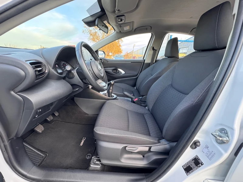 Toyota Yaris Dynamic, снимка 10 - Автомобили и джипове - 52401221