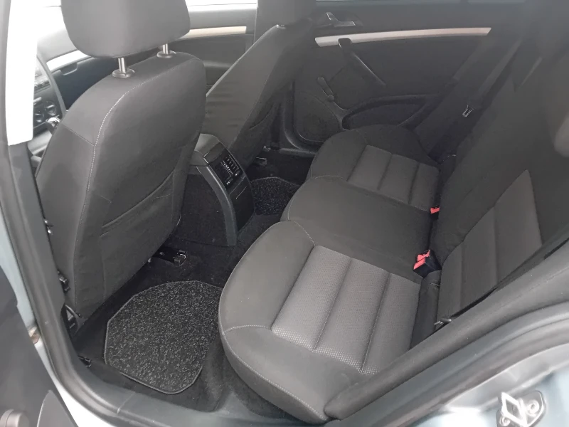 Skoda Octavia 1.6Mpi 102k.s, снимка 12 - Автомобили и джипове - 52419219
