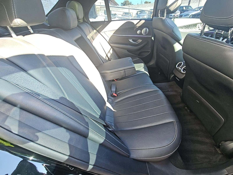 Mercedes-Benz E 350 AMG LINE/BURMESTER/PANO/360 KAMEPA/LANE ASSIST, снимка 15 - Автомобили и джипове - 52574482