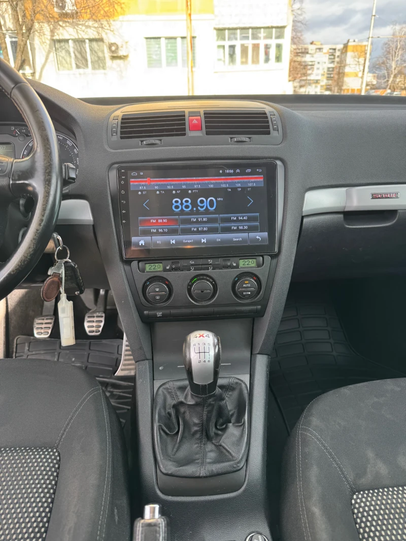 Skoda Octavia SCOUT 4x4, снимка 10 - Автомобили и джипове - 52962845