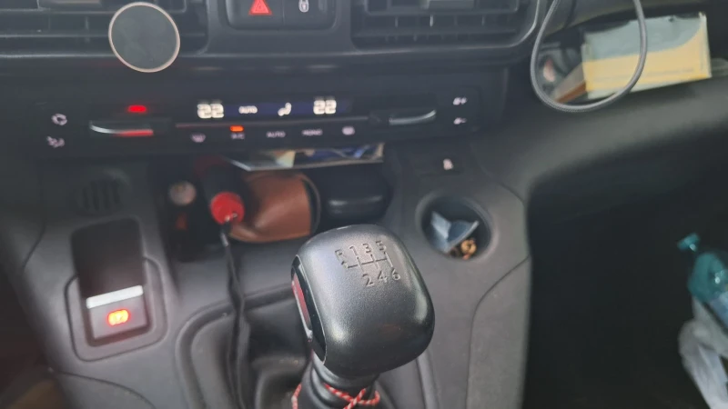 Citroen Berlingo 131рs. 6 speed, снимка 12 - Автомобили и джипове - 52967104