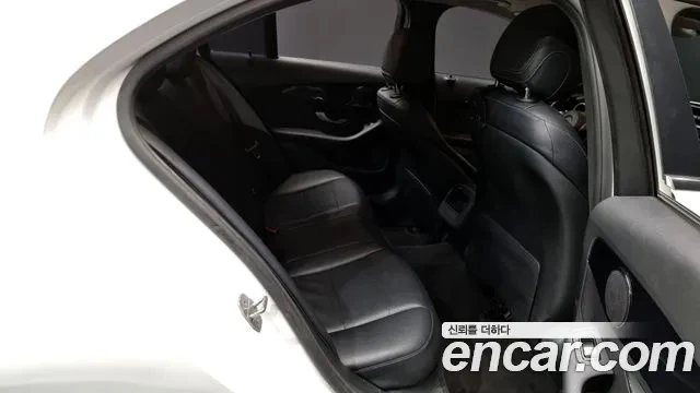 Mercedes-Benz C 200, снимка 14 - Автомобили и джипове - 53971738