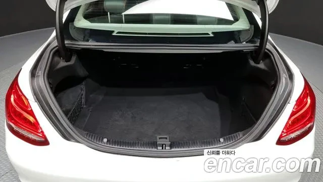 Mercedes-Benz C 200, снимка 11 - Автомобили и джипове - 53971738