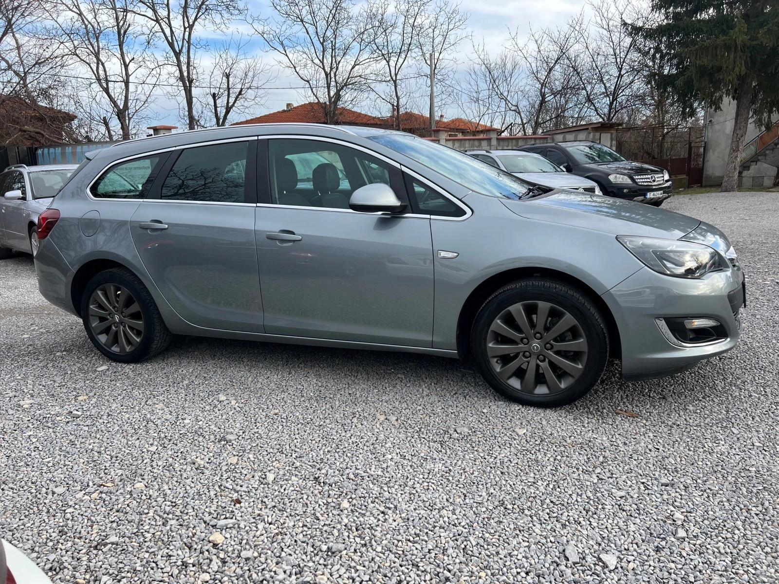 Opel Astra 2.0CDTI-SPORT-TOURER-AVTOMATIK-EVRO5B - изображение 8