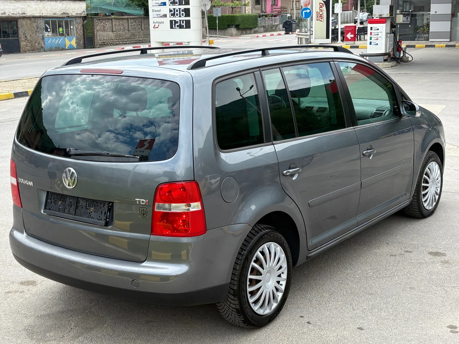 VW Touran 1.9TDI 105Hp 6ск - изображение 4