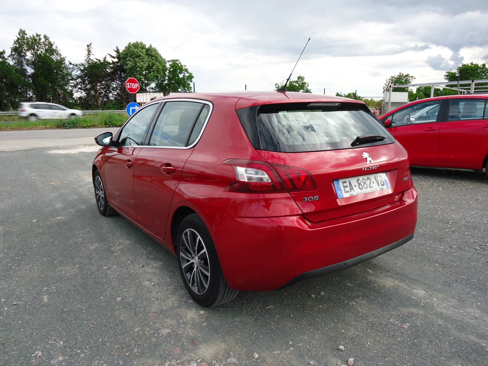 Peugeot 308 Allure 1.6 BlueHDI 120 к.с. - изображение 4
