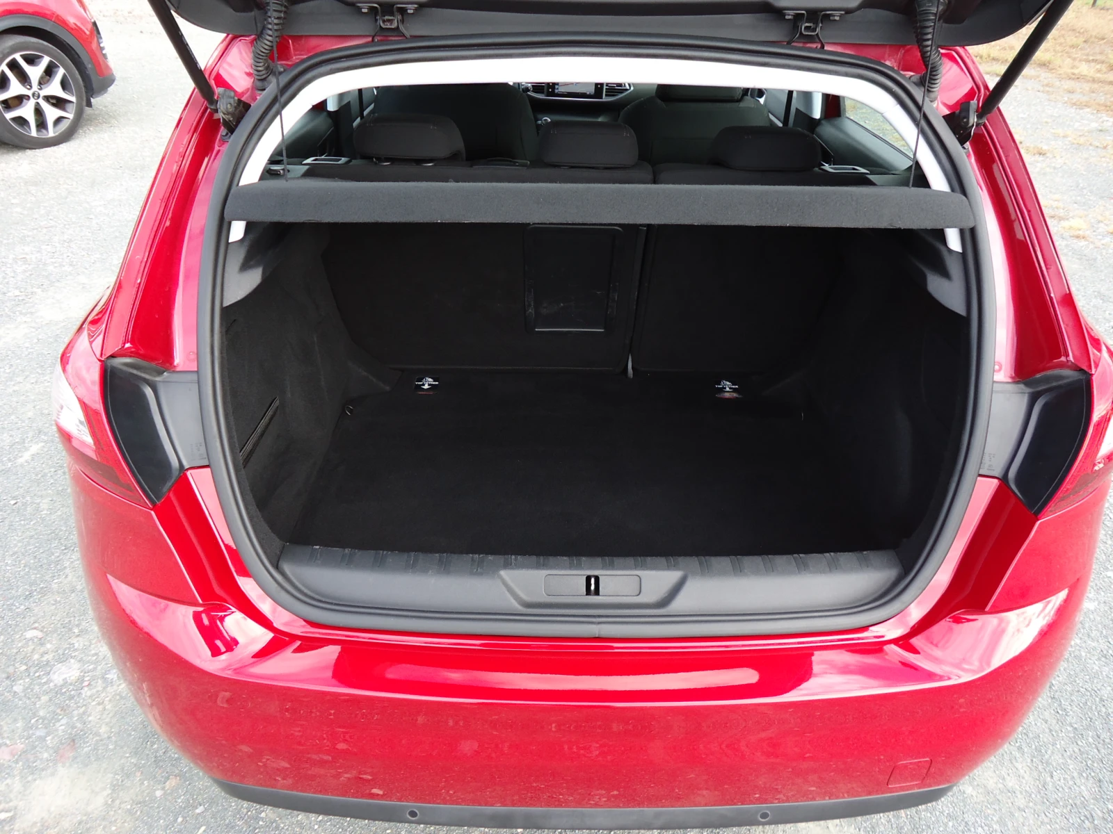 Peugeot 308 Allure 1.6 BlueHDI 120 к.с. - изображение 10