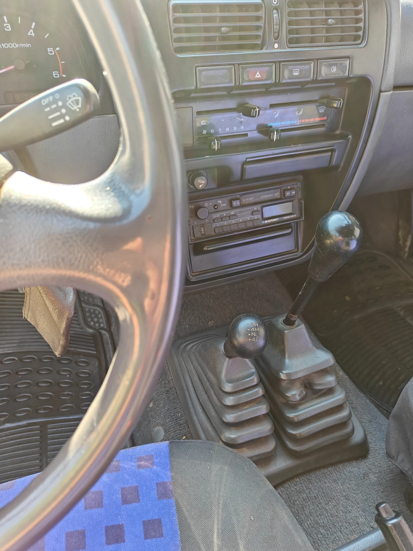 Nissan Pickup Kingkab - изображение 6
