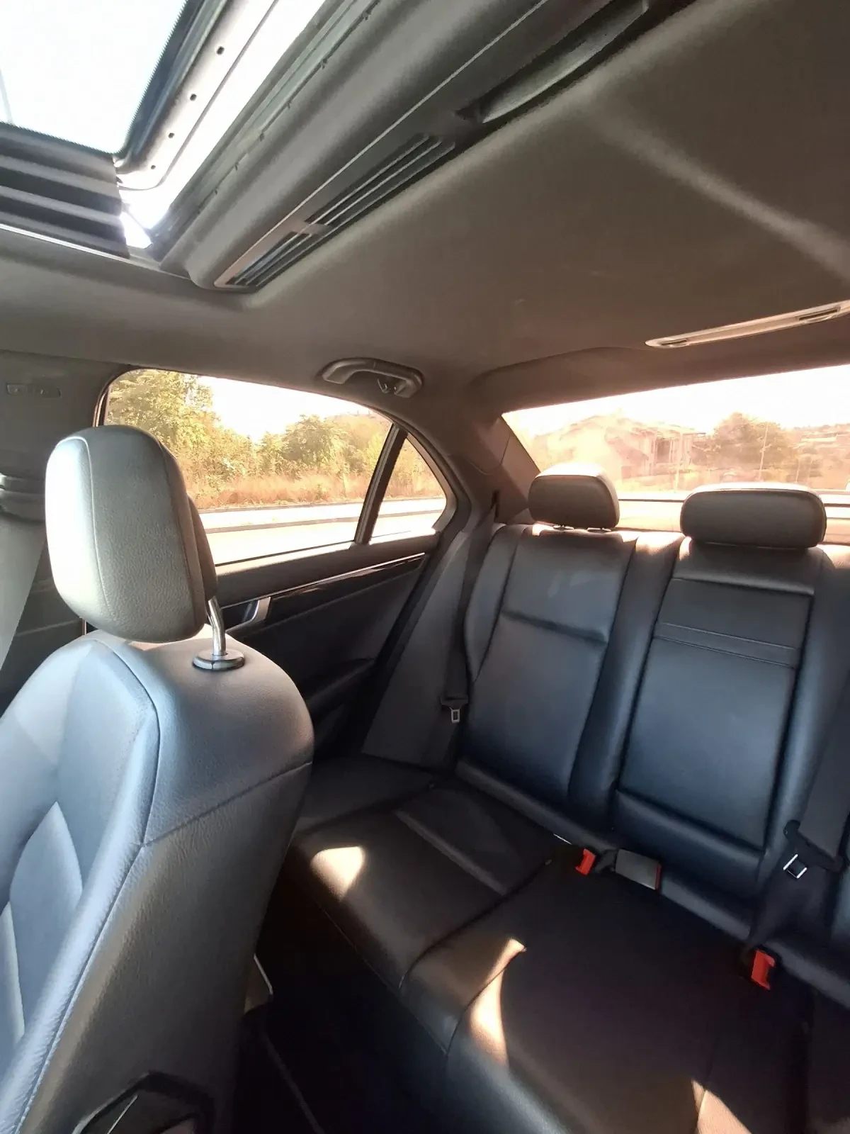 Mercedes-Benz C 300 3.5 4 Matic - изображение 8