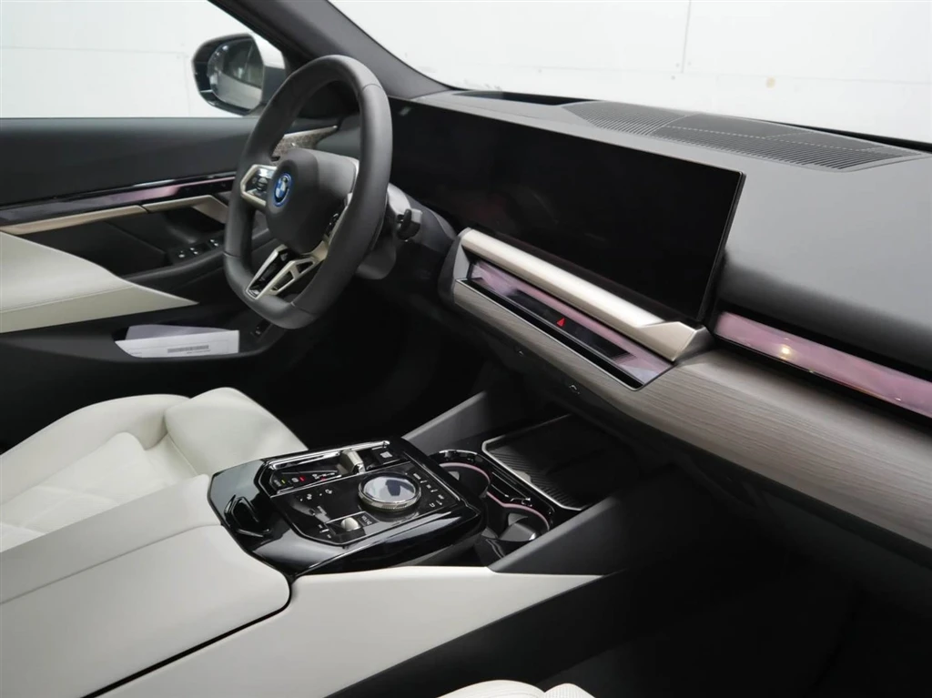 BMW 550 xDrive - изображение 6