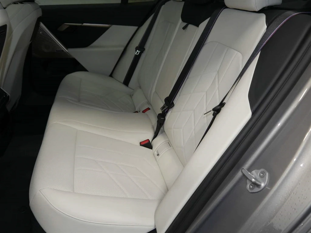 BMW 550 e xDrive | Mobile.bg   11