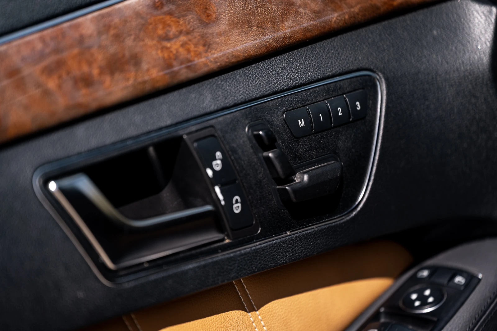 Mercedes-Benz E 350  - изображение 8