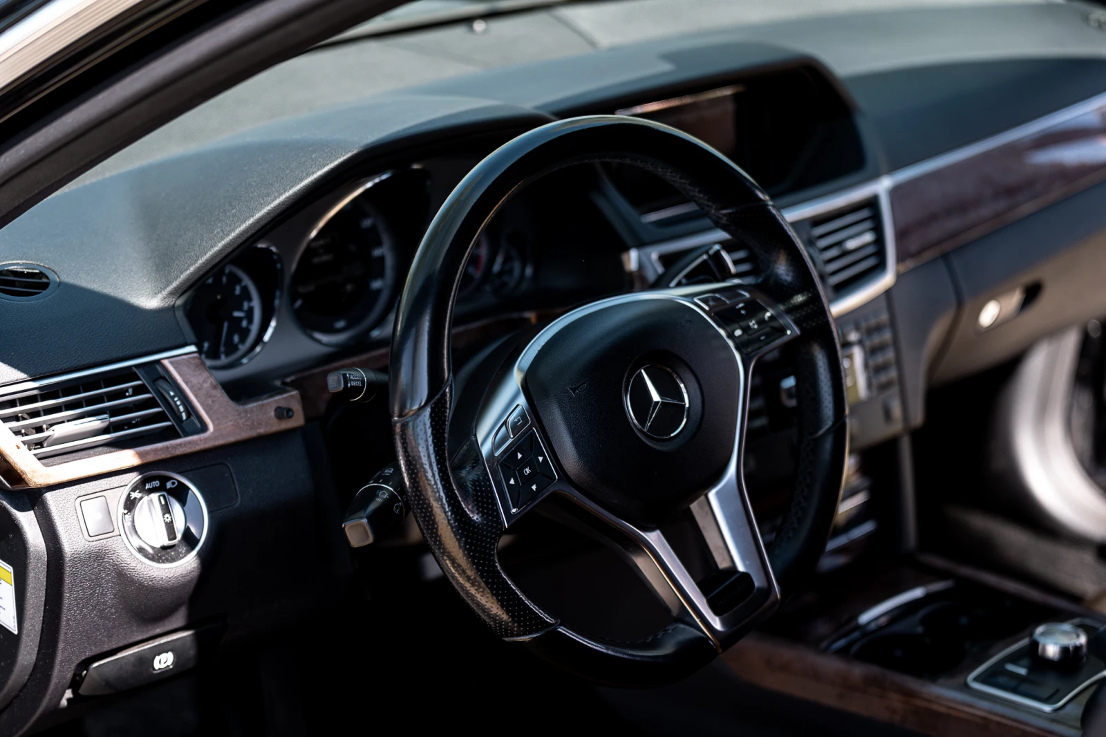 Mercedes-Benz E 350  - изображение 4