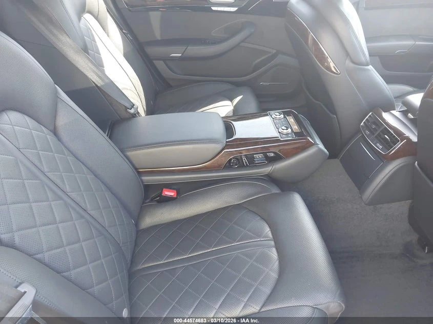 Audi A8 4.0l L 4.0T Sport, снимка 8 - Автомобили и джипове - 53906753
