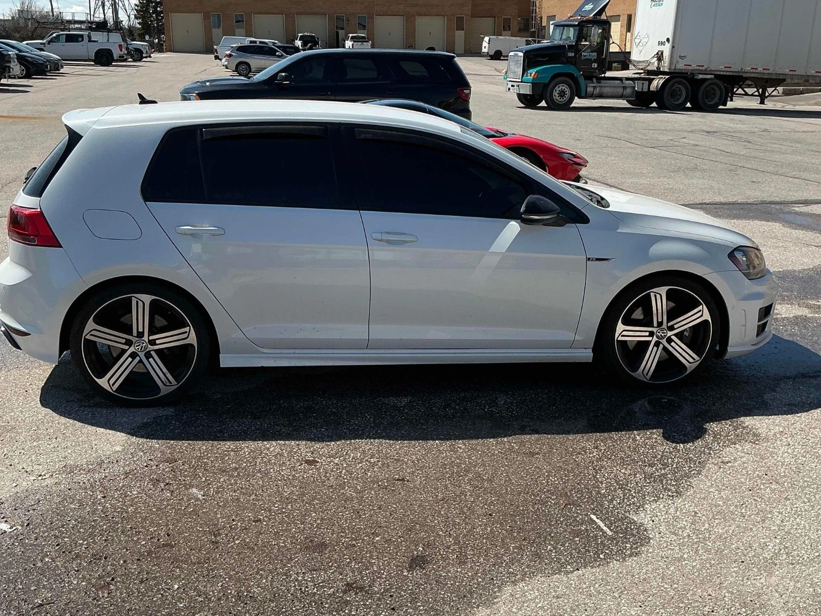 VW Golf R РЕГИСТРАЦИЯ & ОБСЛУЖВАНЕ, снимка 4 - Автомобили и джипове - 54138908