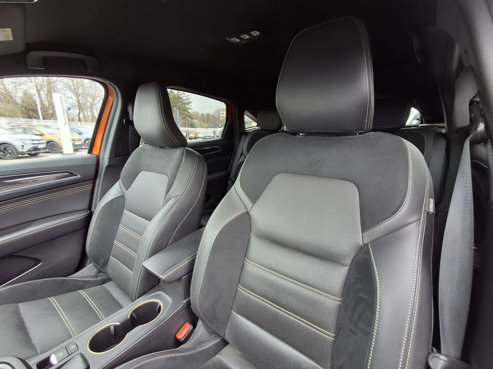 Renault Arkana E-Tech hybrid 145, снимка 12 - Автомобили и джипове - 54360282