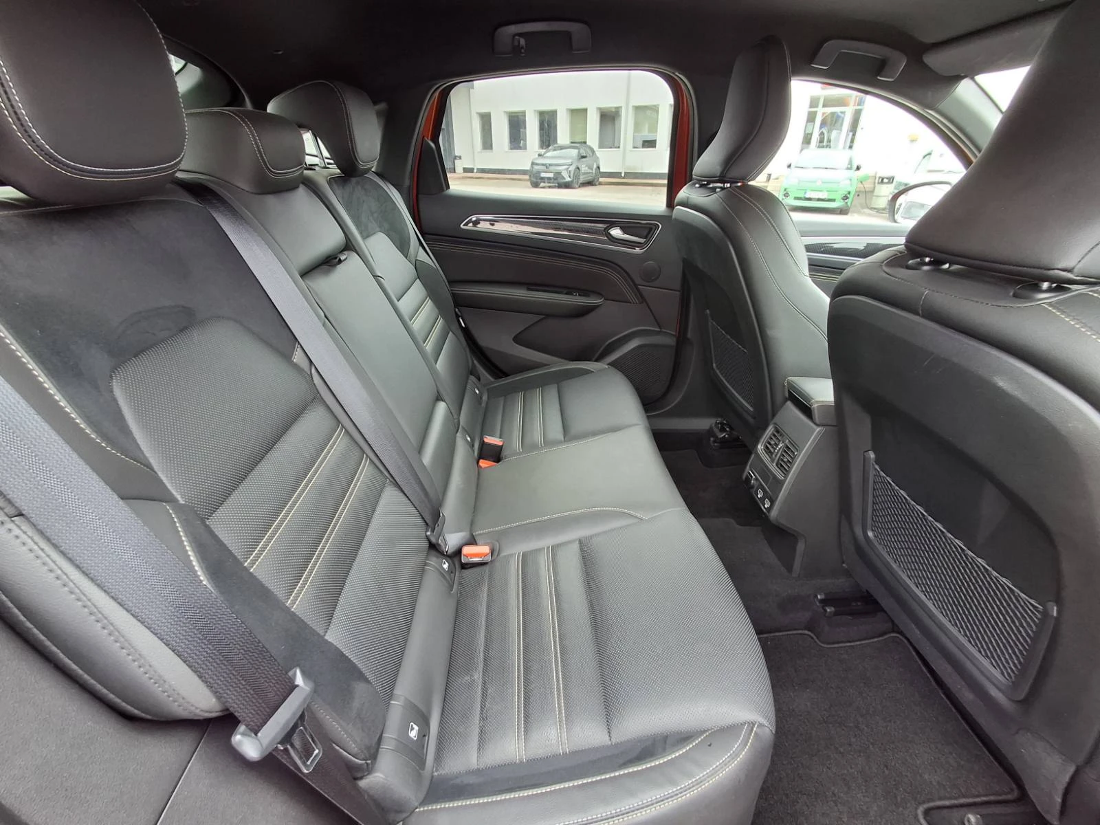 Renault Arkana E-Tech hybrid 145, снимка 16 - Автомобили и джипове - 54360282