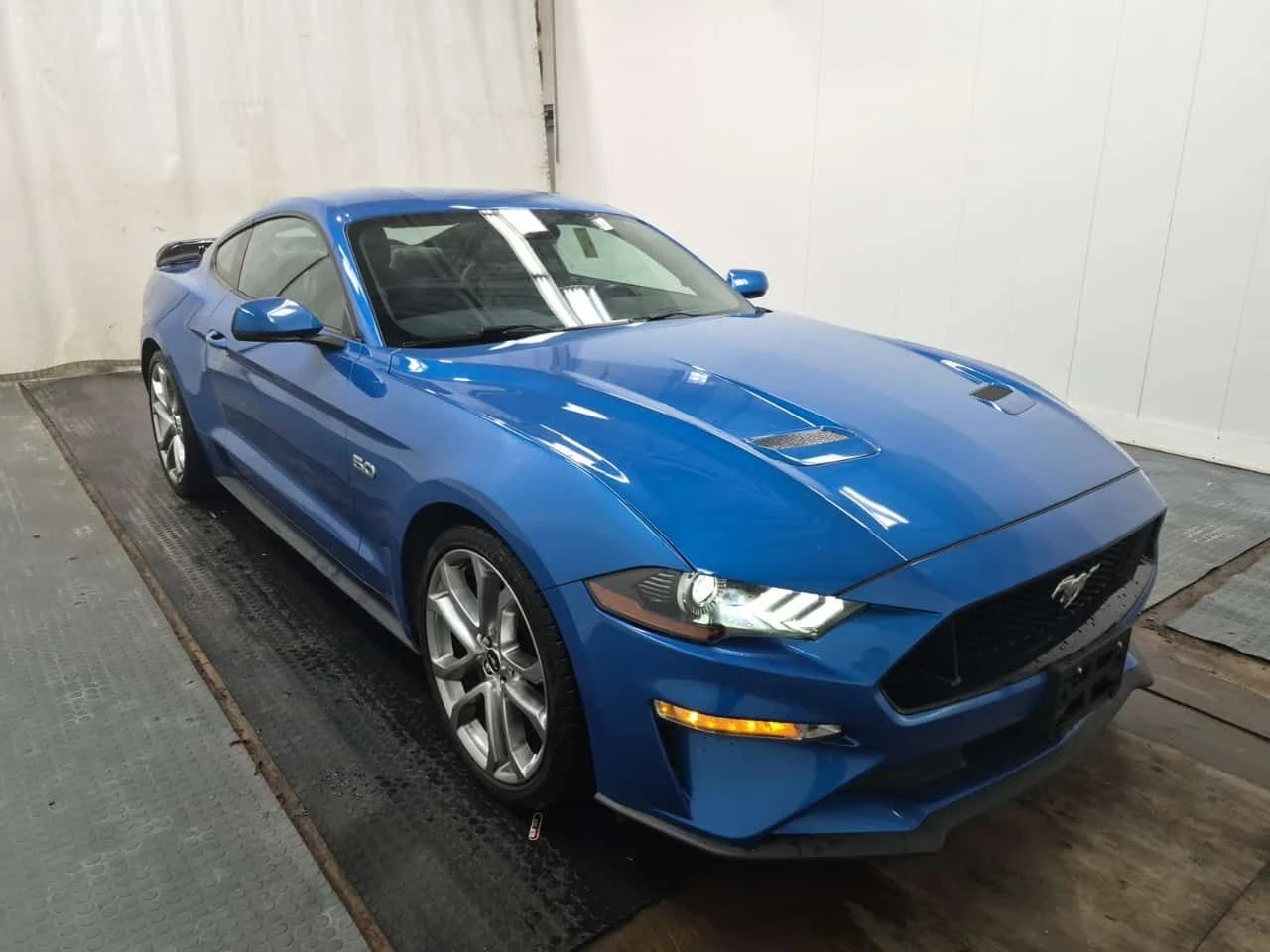 Ford Mustang * GT PREMIUM * CARFAX * 2 КЛЮЧА * ОБДУХВАНЕ * , снимка 2 - Автомобили и джипове - 54410293