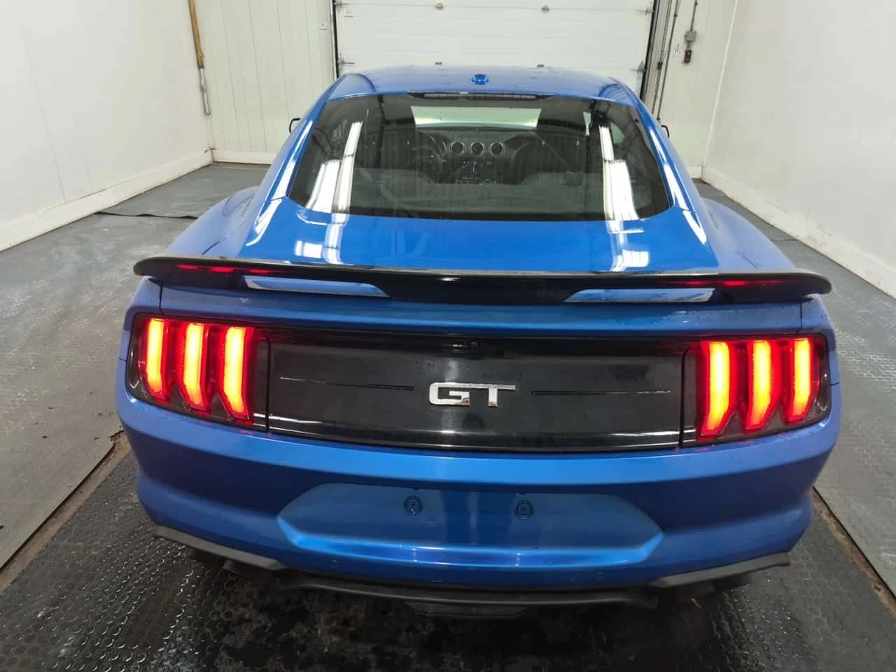 Ford Mustang * GT PREMIUM * CARFAX * 2 КЛЮЧА * ОБДУХВАНЕ * , снимка 17 - Автомобили и джипове - 54410293