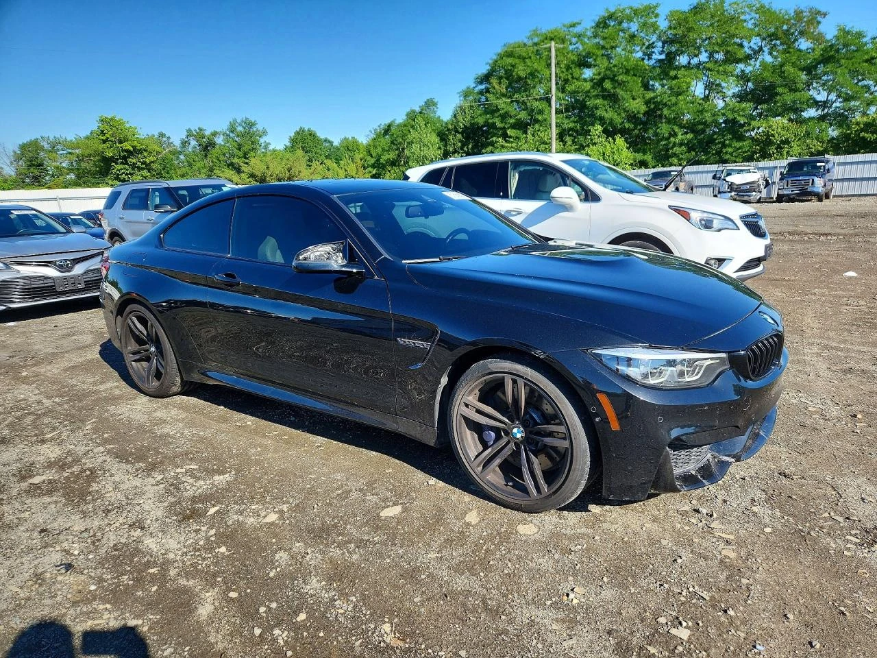 BMW M4 * COUPE* КОЖА* ПОДГРЕВ* КАМЕРА* ШИБИДАХ* 