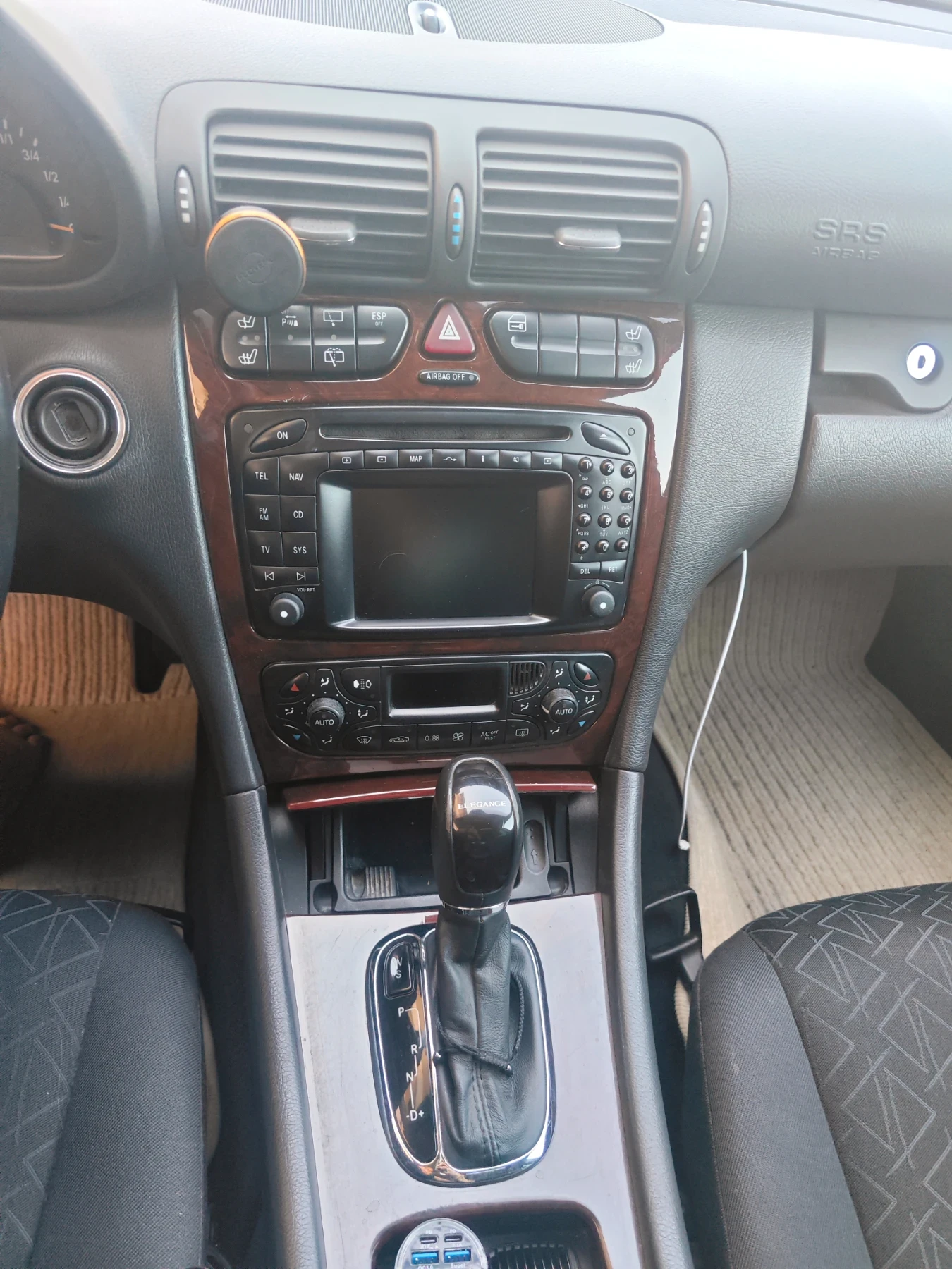 Mercedes-Benz 240 C, снимка 6 - Автомобили и джипове - 55479253