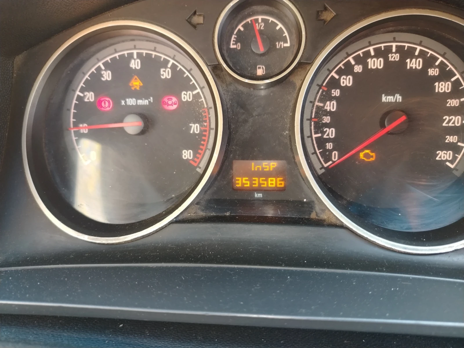 Opel Zafira Фабрична газ, снимка 2 - Автомобили и джипове - 55544567