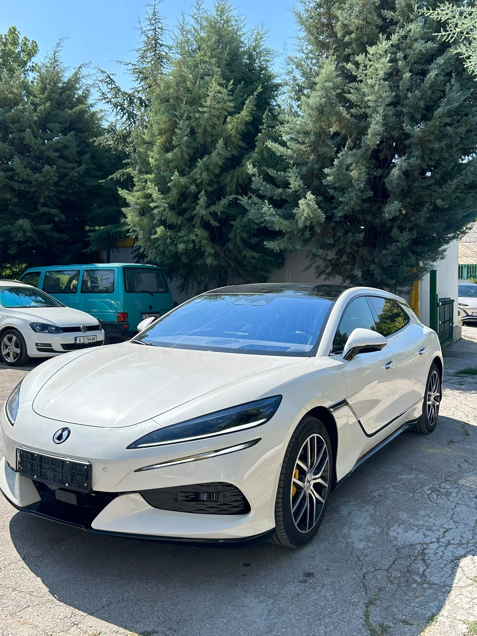 Denza 9 GT