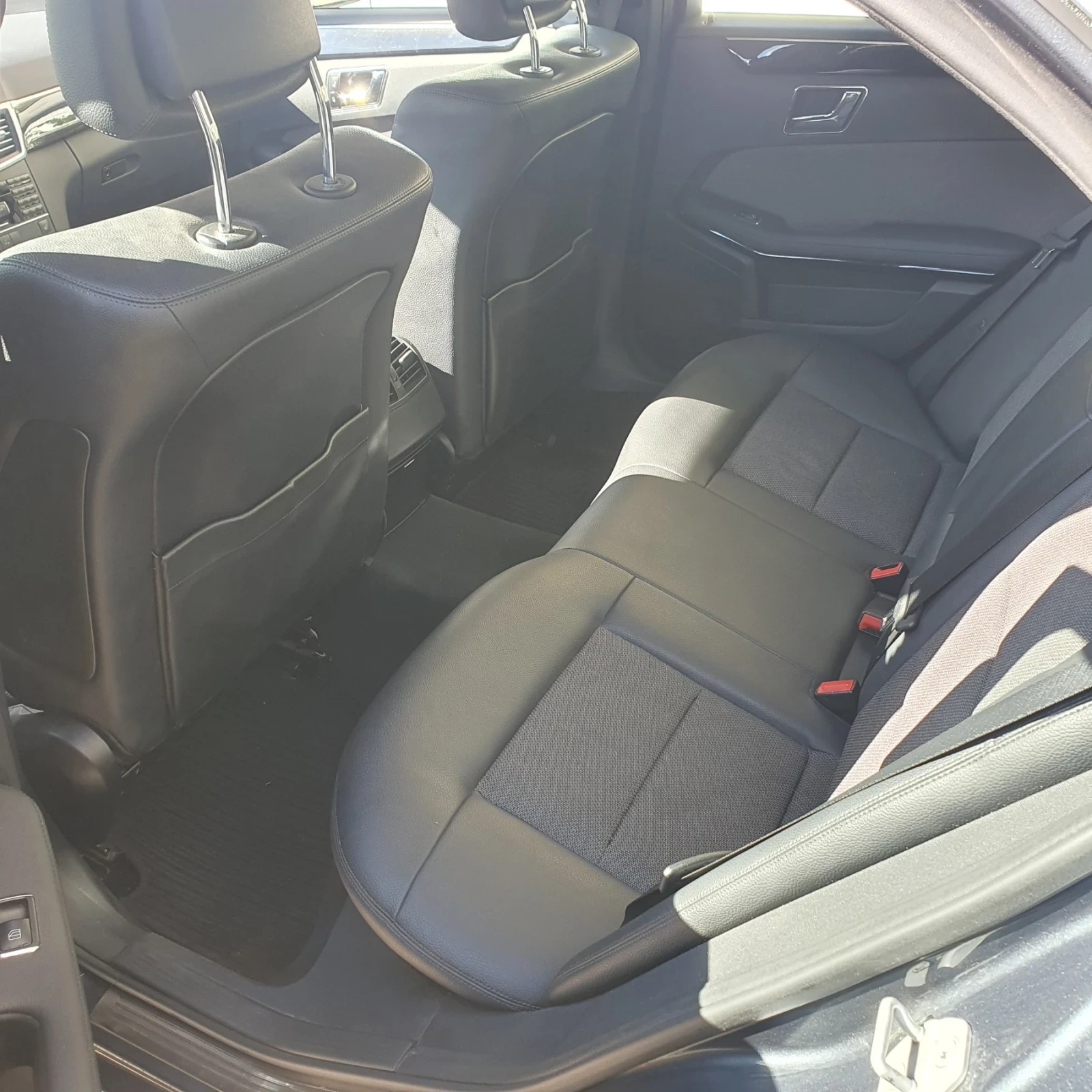 Mercedes-Benz E 300 CDI, снимка 12 - Автомобили и джипове - 56261099