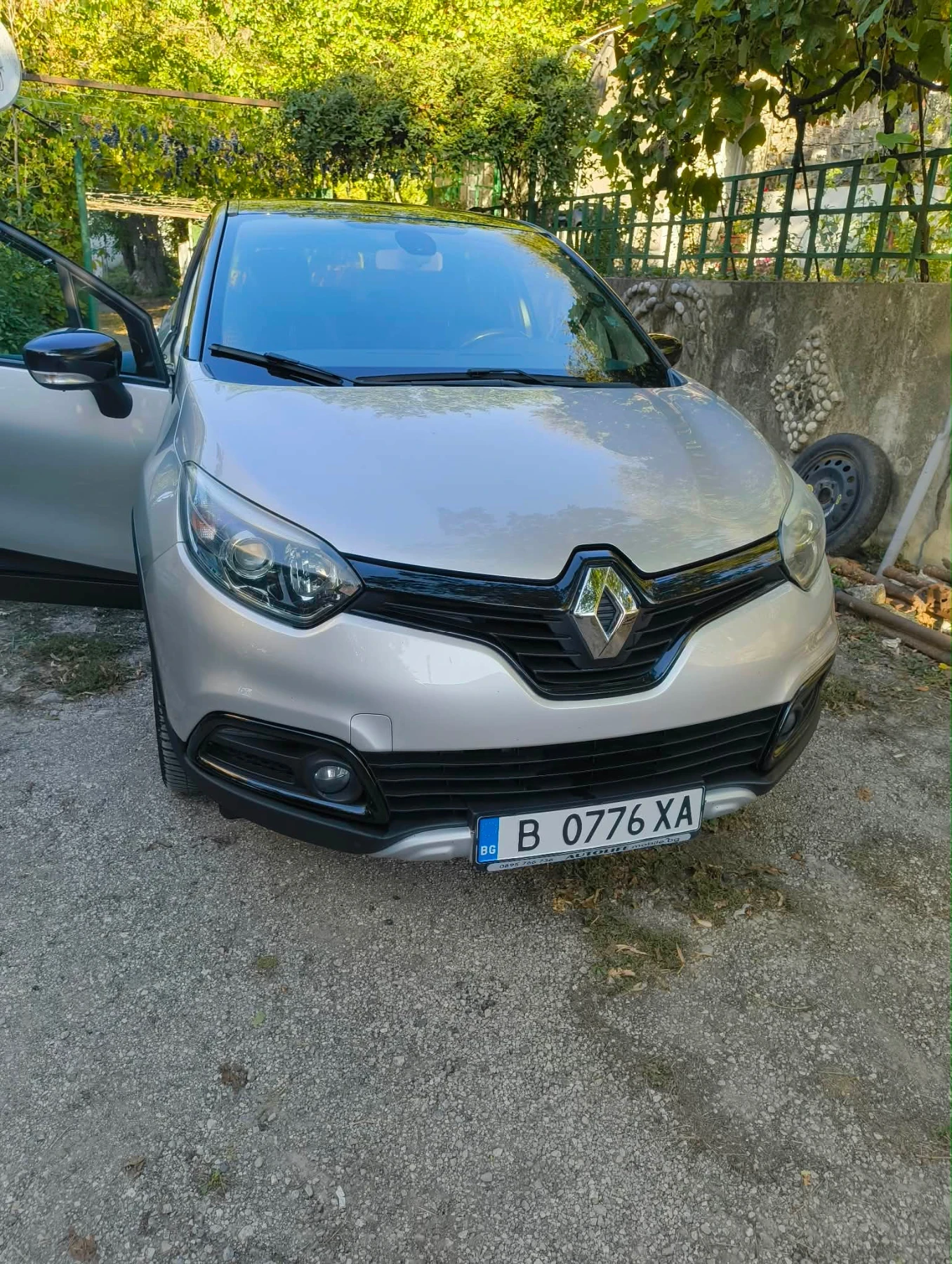 Renault Captur, снимка 7 - Автомобили и джипове - 56339492